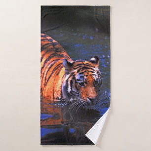 SHALLOW FOCUS PHOTOGRAPHY OF BROWN AND BLACK TIGER BATH TOWEL