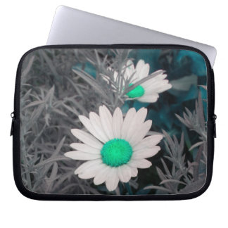 Shasta Daisies (w/Aqua) Laptop Sleeve