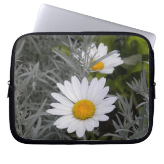 Shasta Daisies (w/Yellow) Laptop Sleeve