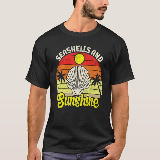 Shelling & Beachcombing Shell Hunter  Seashell Col T-Shirt (Front)