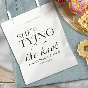 She's tying the knot   Minimalist Bridal Shower Favour Bag