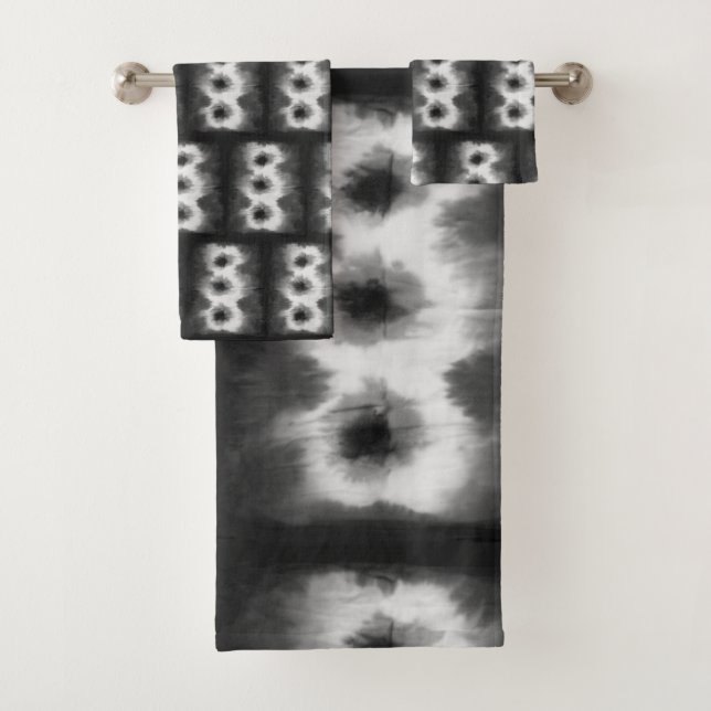 Shibori Black and White Tie Dye Pattern Bath Towel Set (Insitu)
