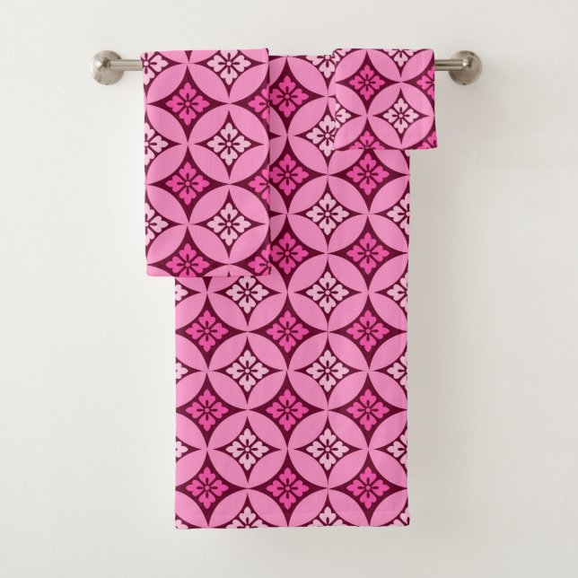 Shippo with Flower Motif, Pink and Burgundy Bath Towel Set (Insitu)