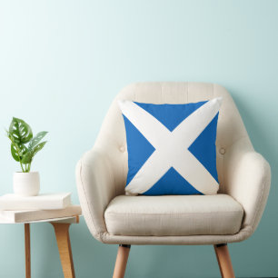 Show off your colours – Scotland Throw Pillow