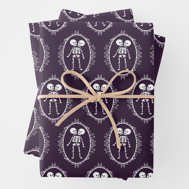 Siamese Twins Skeleton enveloppant feuilles de pap (En situation)