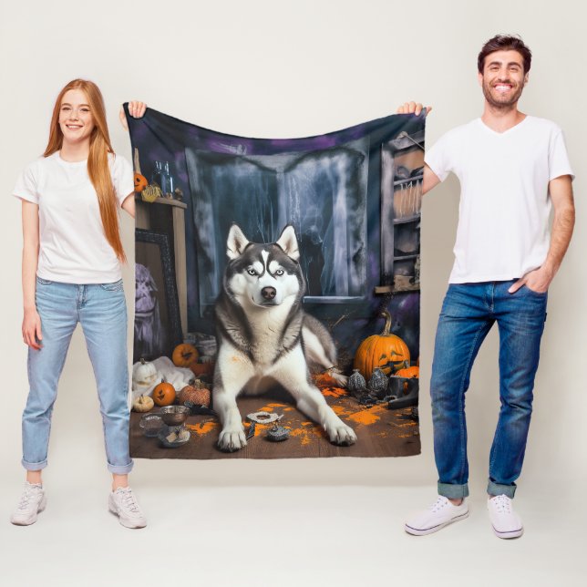 Siberian Husky Pumpkins Halloween Scary Fleece Blanket (In Situ)