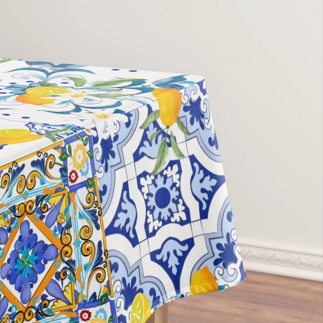 Sicilian style,majolica,lemons    tablecloth (In Situ)