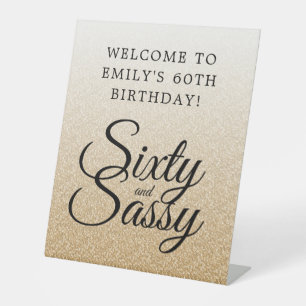 Signe De Table Bienvenue pour les 60 ans Sassy avec ombre à paill