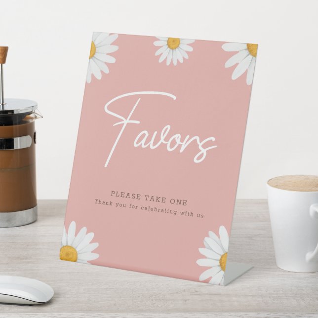 Signe De Table Blush Pink Daisy Floral Baby Shower Favors (In SItu)