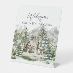 Signe De Table Cabine à l'aquarelle dans la forêt de pins verts b