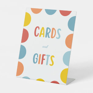Signe De Table Cartes d'anniversaire et cadeaux colorés pour enfa
