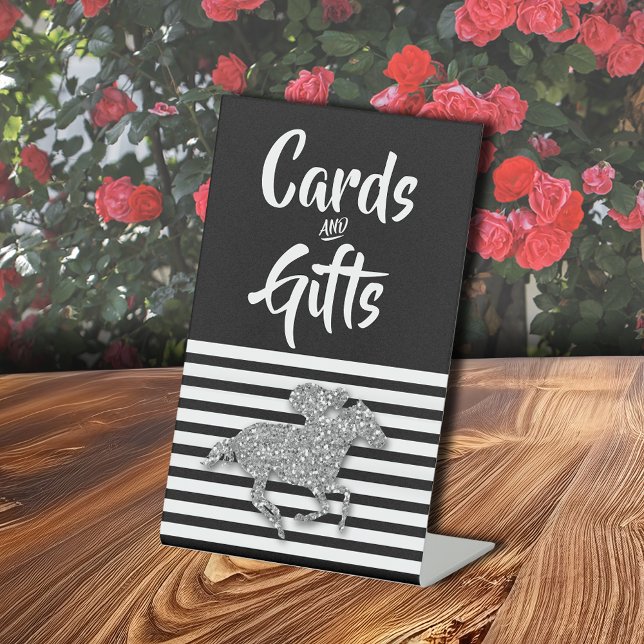 Signe De Table Cartes et cadeaux de Baby Shower pour Silver Raceh (Silver Racehorse Derby Bridal Shower Cards and Gifts Pedestal Sign)