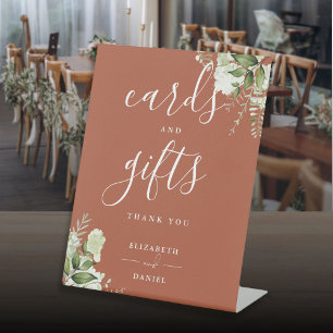 Signe De Table Cartes et cadeaux de verdure florale élégante en t