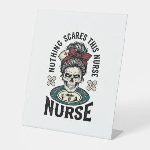 Signe De Table Chemise d'infirmière Halloween Graphique de crâne