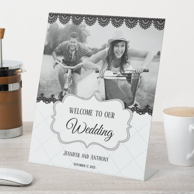 Signe De Table Dentelle noire sur mariage blanc personnalisé (In SItu)