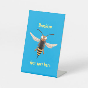 Signe De Table Drôle dessin animé de guêpe à cornet en colère