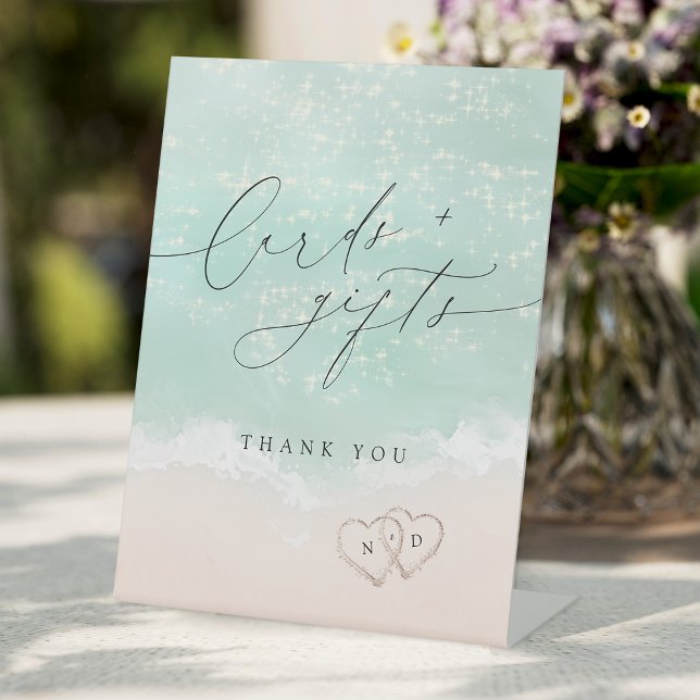 Signe De Table Écriture moderne Sable Cœurs Cartes et Cadeaux de  (Modern Script Sand Hearts Beach Cards And Gifts Pedestal Sign)