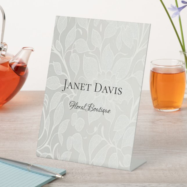 Signe De Table Fleurs blanches gravées argentées (In SItu)