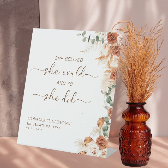 Signe De Table Floral Elle Croyait Qu'Elle Pourrait Fête De Diplô (Créateur téléchargé)