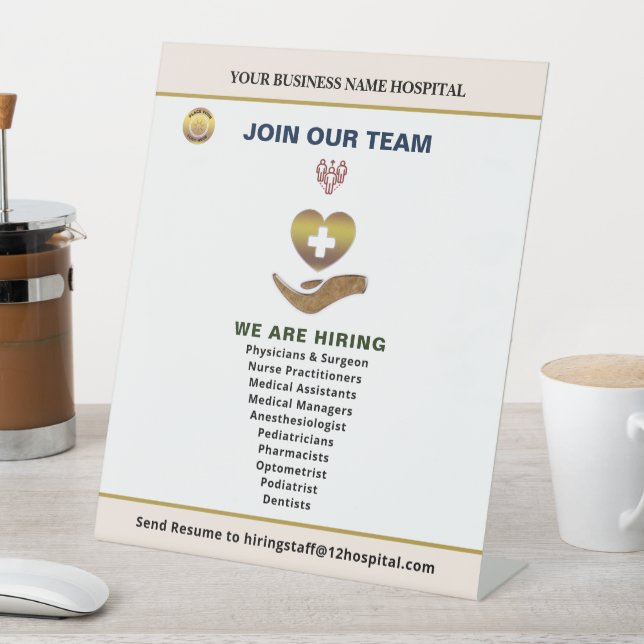 Signe De Table Maintenant Embaucher Aide Employés Recherchés Logo (In SItu)