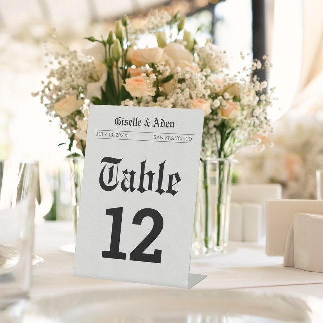 Signe De Table Mariage de journal nostalgique Numéro de table (Nostalgic Newspaper Wedding Table Sign)