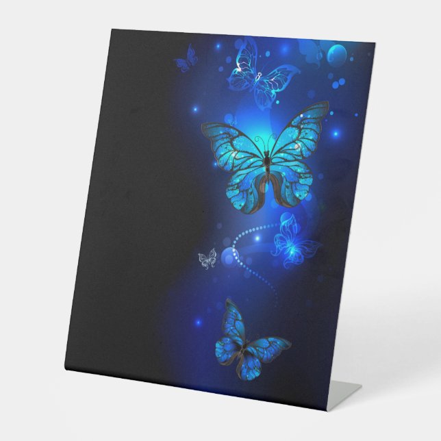 Signe De Table Morpho Butterfly in the Dark Background (Recto)