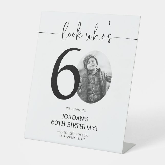 Signe De Table Photo 60e Affiche de bienvenue d'anniversaire | Re (Recto)