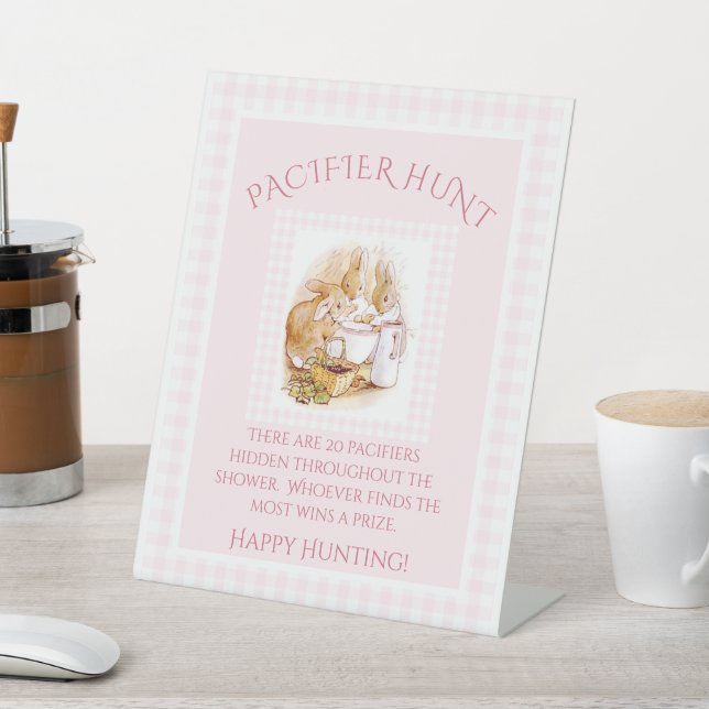 Signe De Table Pink Beatrix Potter En vichy Baby shower (In SItu)