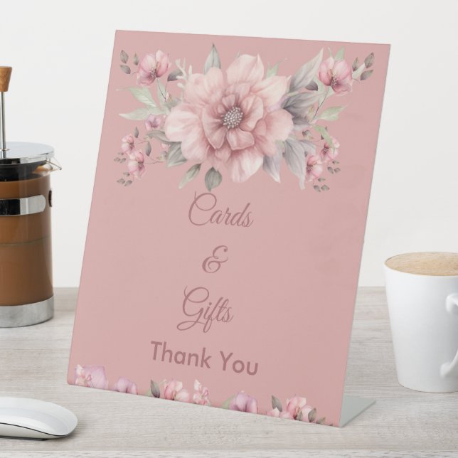 Signe De Table Symbole de mariage rose avec cartes et cadeaux (In SItu)