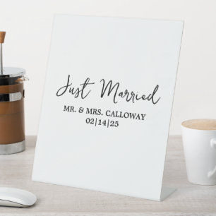 Signe De Table Une Petite Bannière Rétro Juste Marié