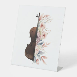 Signe De Table Violon parmi les fleurs. Bouquet de fleurs.