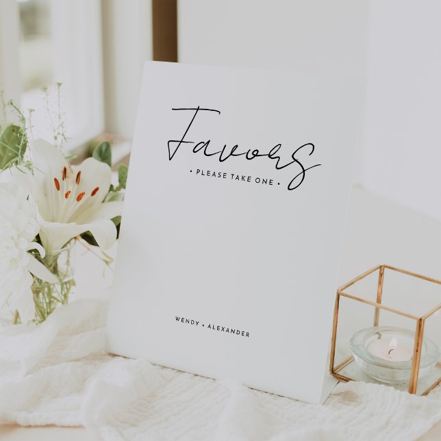 Signe De Table White Modern Script Wedding Faveurs (Créateur téléchargé)
