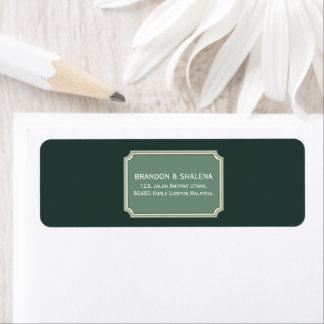 Silent Luxury: Minimalist Emerald Crest