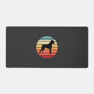 Silhouette de chien Boxer au coucher du soleil Vin