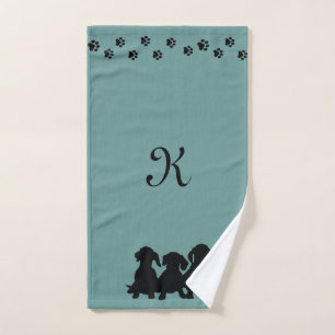 Silhouette décorée d'un monogramme de serviette