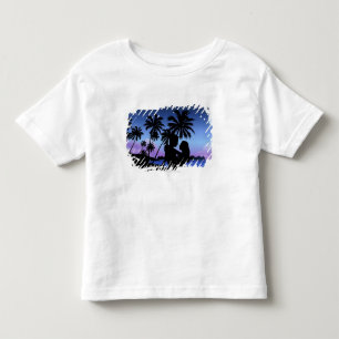 Silhouette of a couple embracing on the beach toddler t-shirt