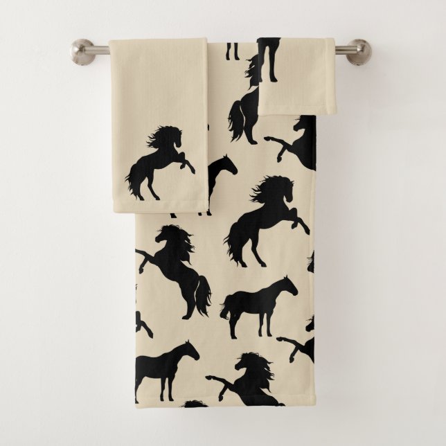 Silhouettes et Taupe noirs rustiques de cheval (En situation)