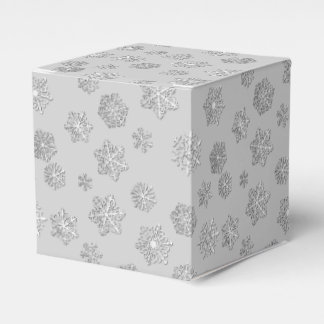 Silver 3-d snowflakes on a silver background favor box