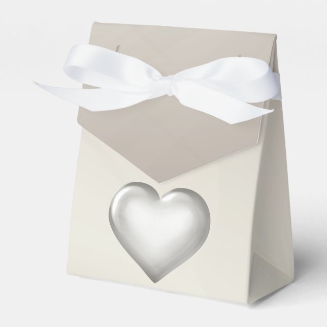 Silver glass heart favor box (Front Side)