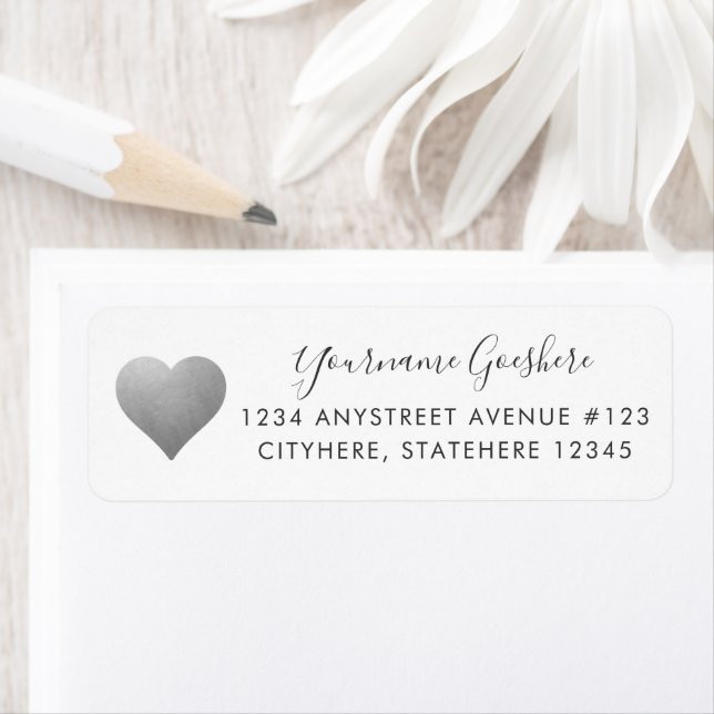 Silver Heart Simple Modern Return Adresse (En situation)