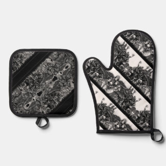 Silver Quilted Heat Protection, Oven Mitt & Pot Ho Oven Mitt & Pot Holder Set