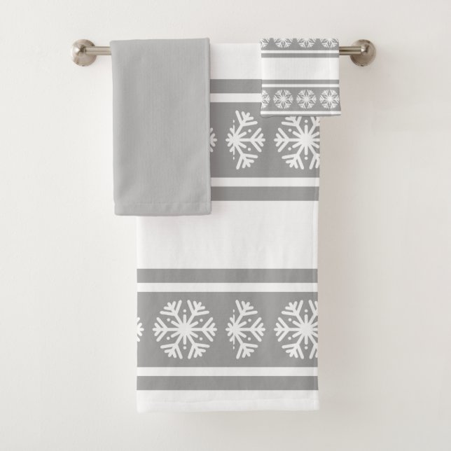 Silver Snowflakes   Bath Towel Set (Insitu)