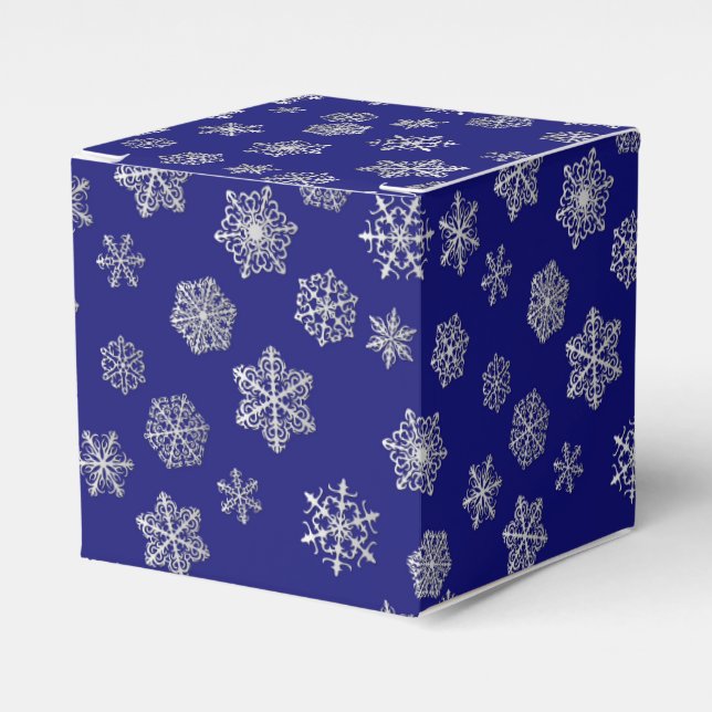 Silver snowflakes on a dark blue background favor box (Front Side)