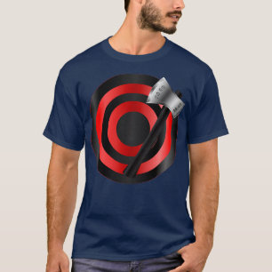 Silver Throwing Hatchet Black on Red Throwing Targ T-Shirt