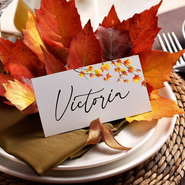 Simple autumn leaves place card (Creator Uploaded)