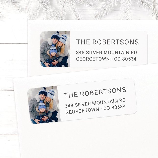 Simple Christmas Family Photo Return Adresse (Simple, modern Christmas family photo return address label with elegant gray name and address.)
