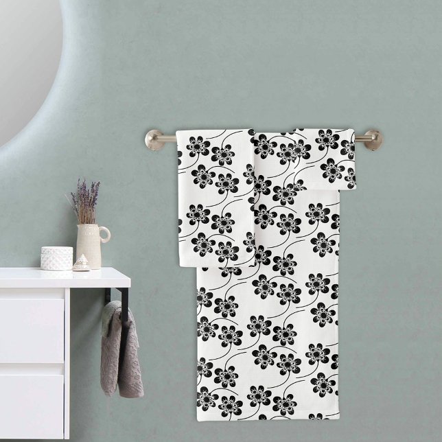 Simple Minimalist Black and White Floral Pattern Bath Towel Set (Creator Uploaded)