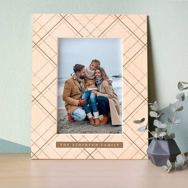 Simple plaid pattern family name etched frames (Creator Uploaded)