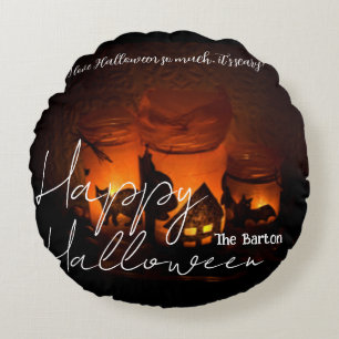 Simple Spooky dark Family Happy Halloween Round Pillow