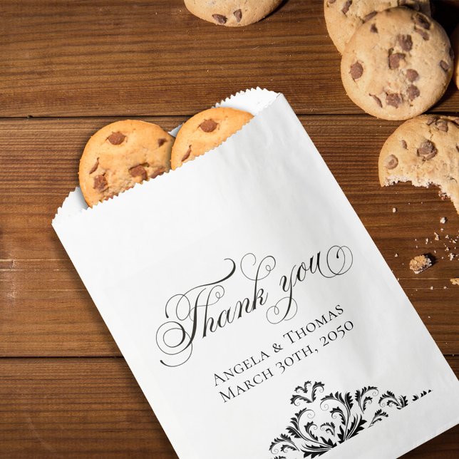 Simple Wedding Thank You Treat Favour Favour Bag (Classic wedding favor bag with stylish calligraphy script. )